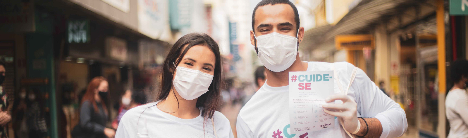 Uniodonto São José dos Campos orienta população e distribui álcool em gel